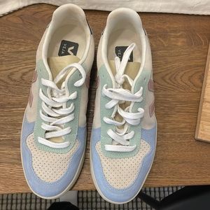 Veja V10 Suede Multicolor Sneaker - NWOT